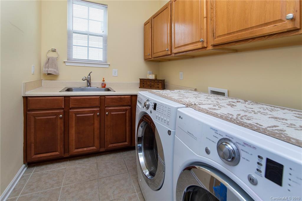 7811 Wiltshire Ridge Road Charlotte, NC 28269 - Photo 19 of 37 Gallery Image 19