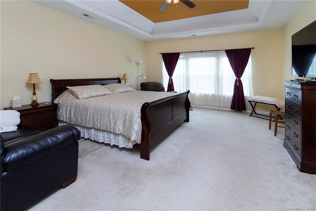 7811 Wiltshire Ridge Road Charlotte, NC 28269 - Photo 20 of 37 Gallery Image 20