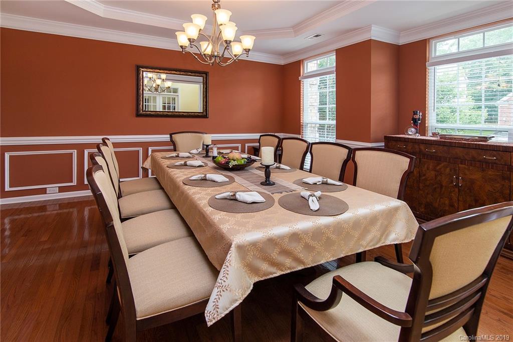 7811 Wiltshire Ridge Road Charlotte, NC 28269 - Photo 3 of 37 Gallery Image 3