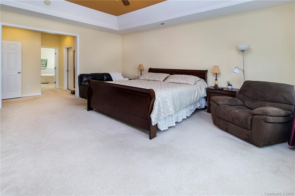 7811 Wiltshire Ridge Road Charlotte, NC 28269 - Photo 21 of 37 Gallery Image 21
