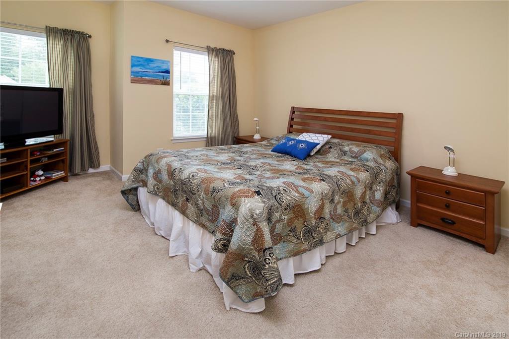 7811 Wiltshire Ridge Road Charlotte, NC 28269 - Photo 25 of 37 Gallery Image 25
