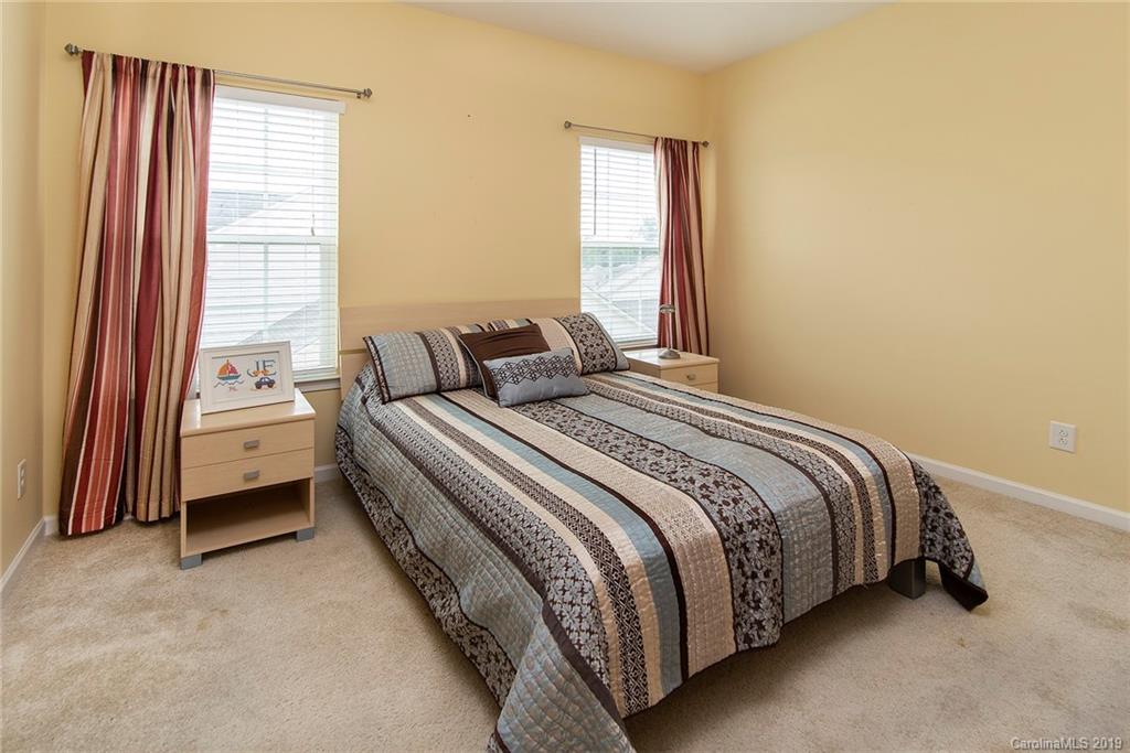 7811 Wiltshire Ridge Road Charlotte, NC 28269 - Photo 27 of 37 Gallery Image 27
