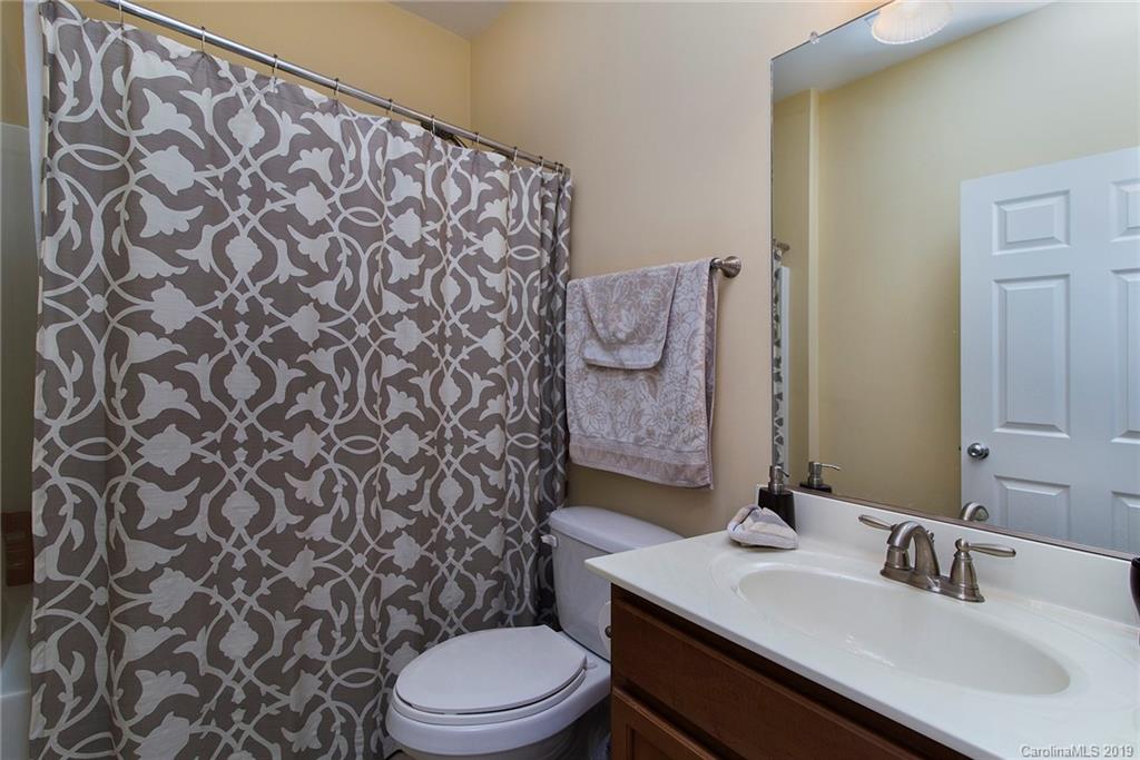7811 Wiltshire Ridge Road Charlotte, NC 28269 - Photo 31 of 37 Gallery Image 31