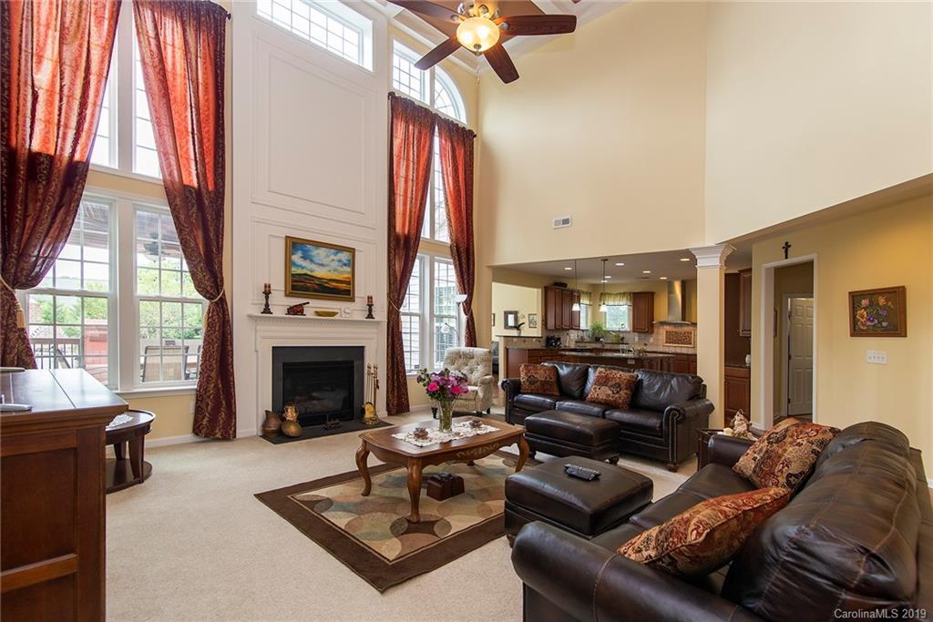 7811 Wiltshire Ridge Road Charlotte, NC 28269 - Photo 9 of 37 Gallery Image 9