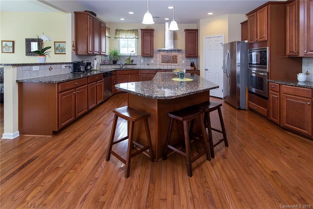 7811 Wiltshire Ridge Road Charlotte, NC 28269 - Photo 10 of 37 Gallery Image 10
