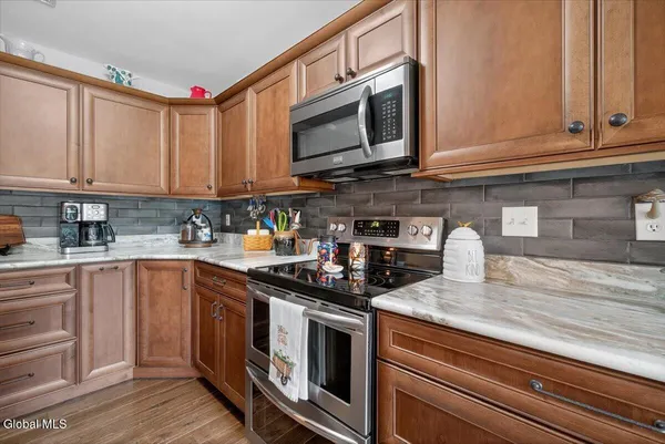 $325,000 | 114 Cherry Blossom Court, Rotterdam, NY 12306