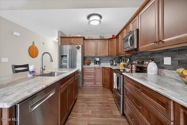 $325,000 | 114 Cherry Blossom Court, Rotterdam, NY 12306