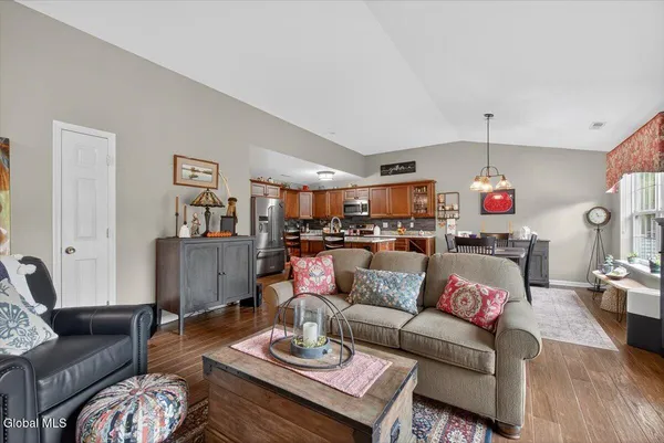 $325,000 | 114 Cherry Blossom Court, Rotterdam, NY 12306