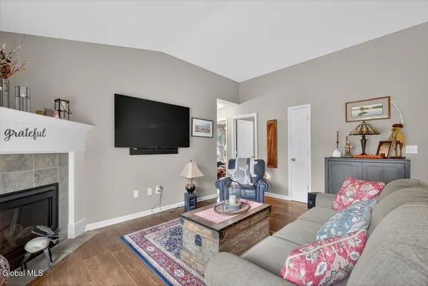 $325,000 | 114 Cherry Blossom Court, Rotterdam, NY 12306