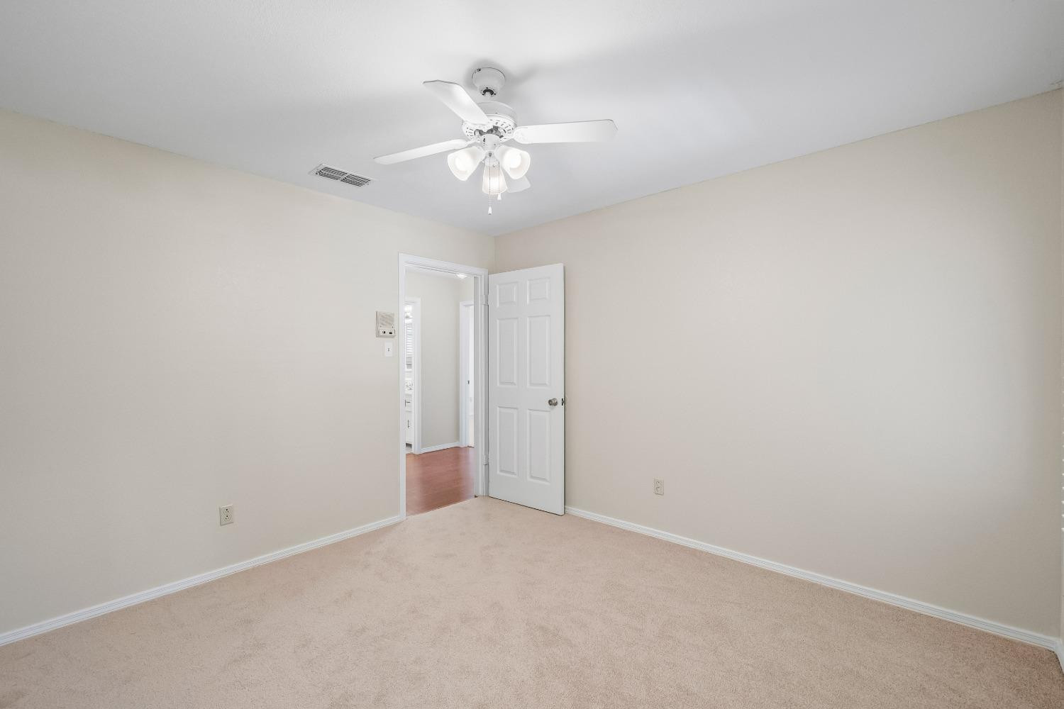 4901 93rd Street Lubbock, TX 79424 - Photo 30 of 39 Guest Bed