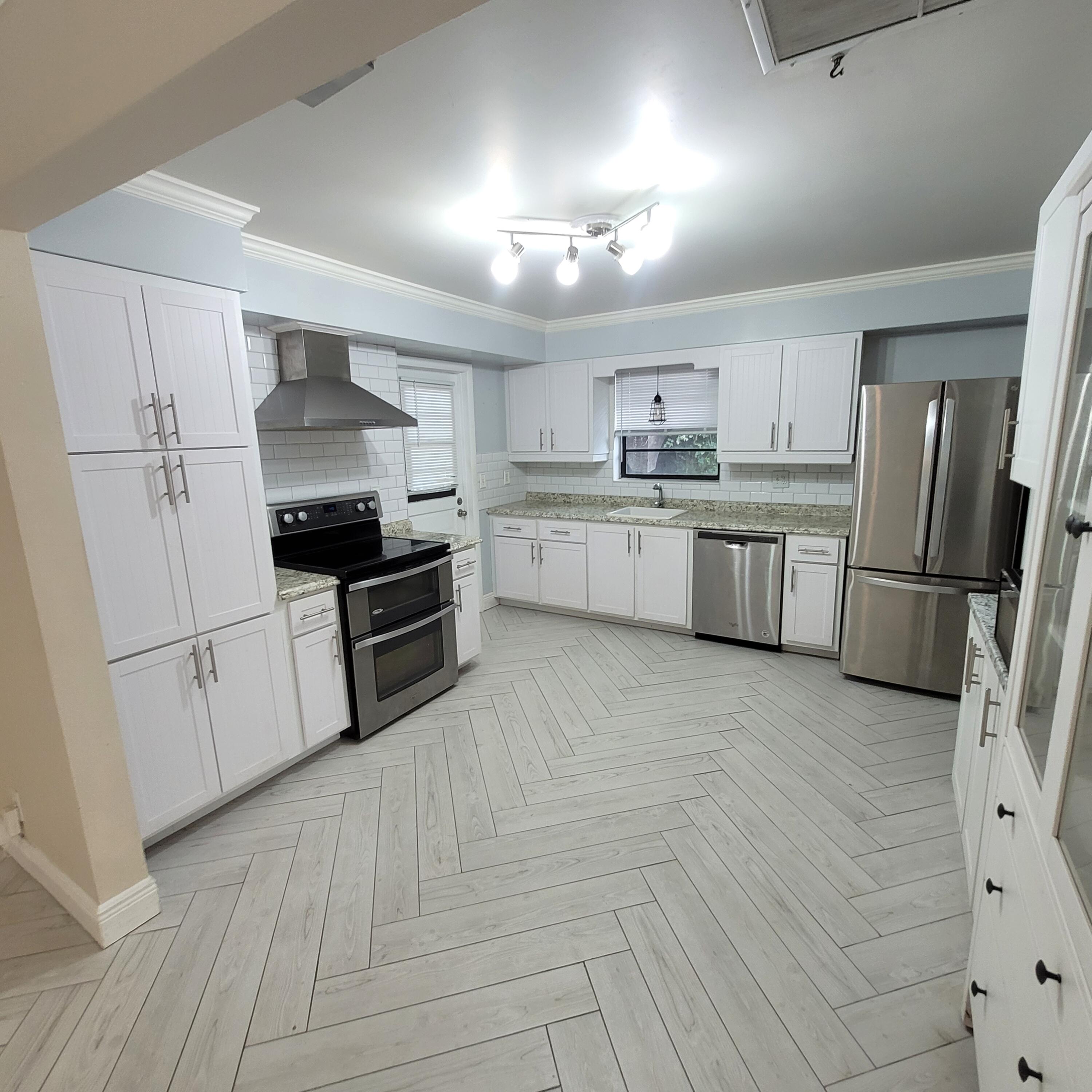 14959 Whatley Road Delray Beach, FL 33445 - Photo 4 of 12 20240317_115651