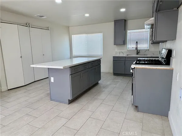 $2,650 | 296 North Allen Street, Unit 3, San Bernardino, CA 92408