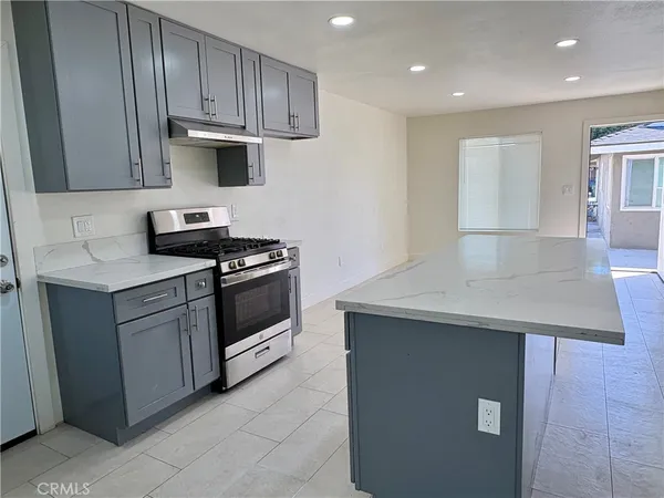 $2,650 | 296 North Allen Street, Unit 3, San Bernardino, CA 92408
