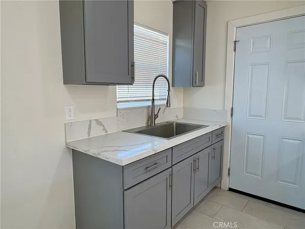 $2,650 | 296 North Allen Street, Unit 3, San Bernardino, CA 92408