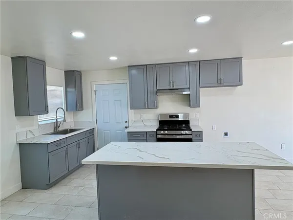 $2,650 | 296 North Allen Street, Unit 3, San Bernardino, CA 92408