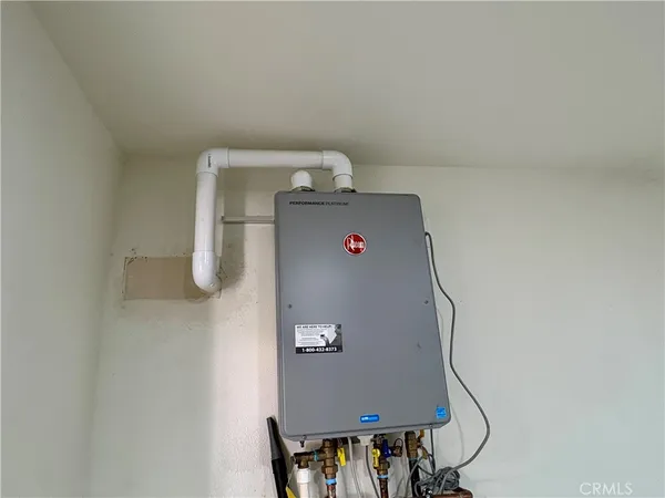 $2,650 | 296 North Allen Street, Unit 3, San Bernardino, CA 92408