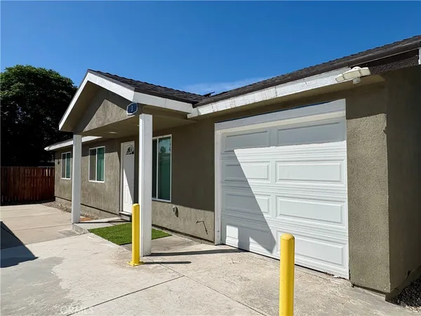 $2,650 | 296 North Allen Street, Unit 3, San Bernardino, CA 92408