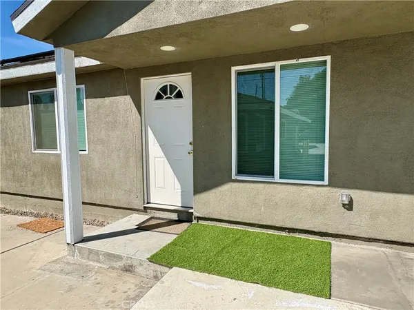 $2,650 | 296 North Allen Street, Unit 3, San Bernardino, CA 92408