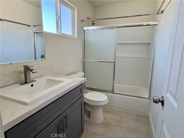 $2,650 | 296 North Allen Street, Unit 3, San Bernardino, CA 92408