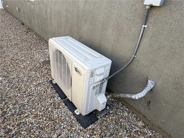 $2,650 | 296 North Allen Street, Unit 3, San Bernardino, CA 92408