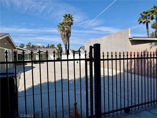$2,650 | 296 North Allen Street, Unit 3, San Bernardino, CA 92408