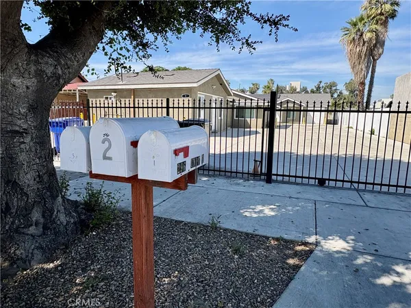 $2,650 | 296 North Allen Street, Unit 3, San Bernardino, CA 92408