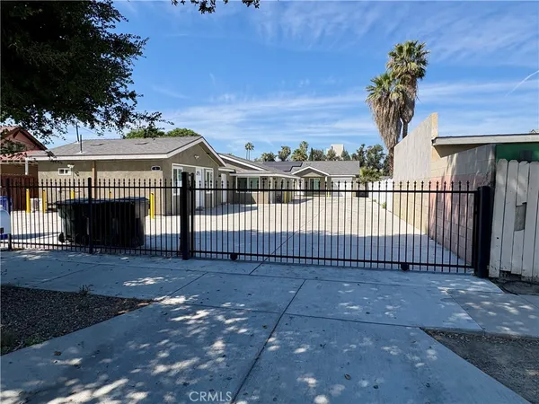 $2,650 | 296 North Allen Street, Unit 3, San Bernardino, CA 92408