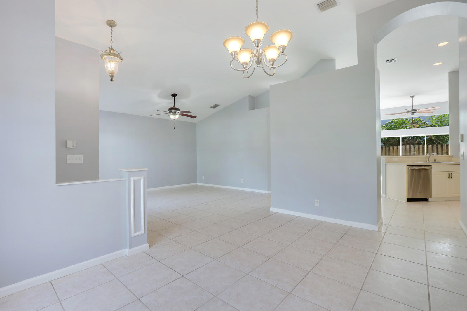 6068 Drake Street Jupiter, FL 33458 - Photo 4 of 20 04_Image_4_of_20_mls