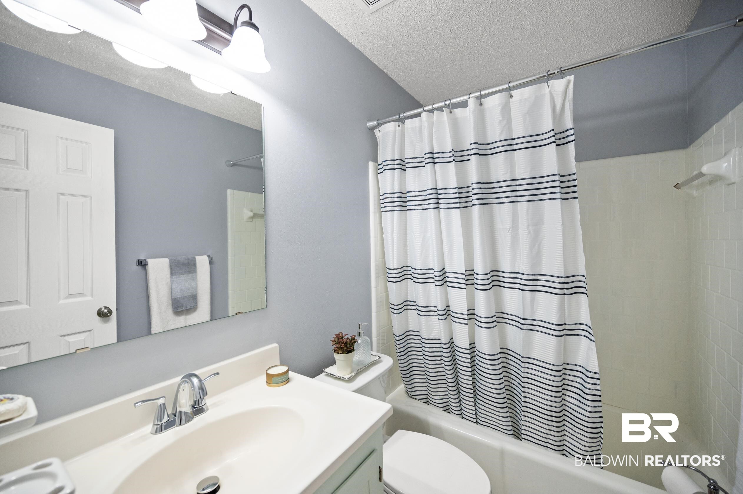 6012 Booker Circle Mobile, AL 36693 - Photo 26 of 34 Bath 2