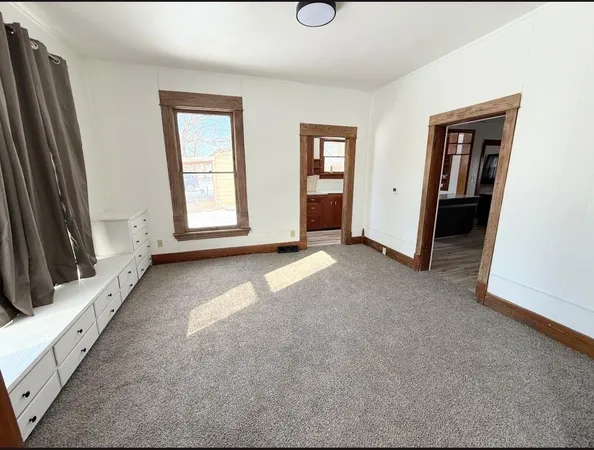 $115,000 | 206 South 4th Street, Iola, KS 66749
