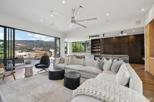 $6,300,000 | 297 Seadrift Road, Stinson Beach, CA 94970