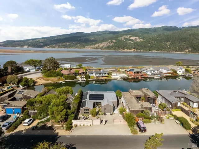 $6,300,000 | 297 Seadrift Road, Stinson Beach, CA 94970