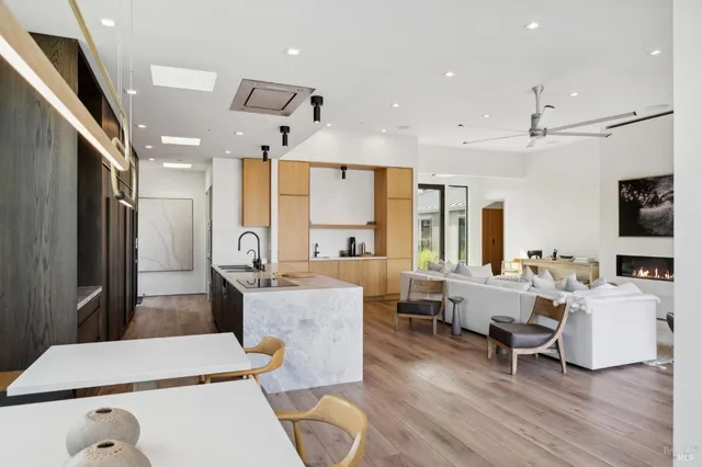 $6,300,000 | 297 Seadrift Road, Stinson Beach, CA 94970