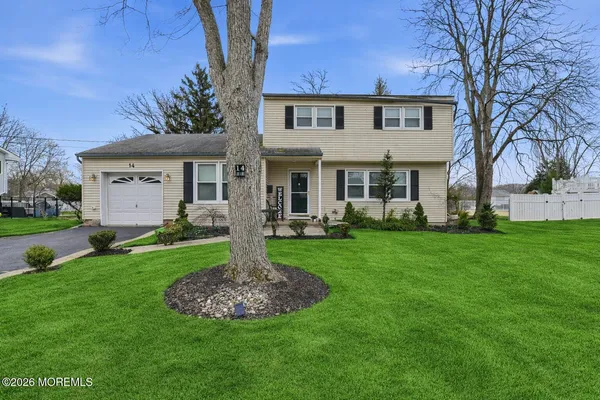 $725,000 | 14 Juniper Avenue, Manalapan, NJ 07726