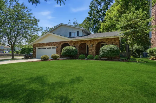 $519,900 | 1482 37th Avenue, Kenosha, WI 53144