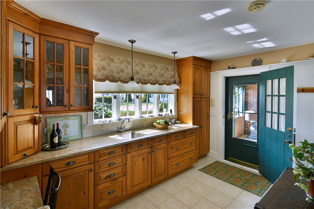 246 Colonel John Gardner Road Narragansett, RI 02882 - Photo 20 of 39