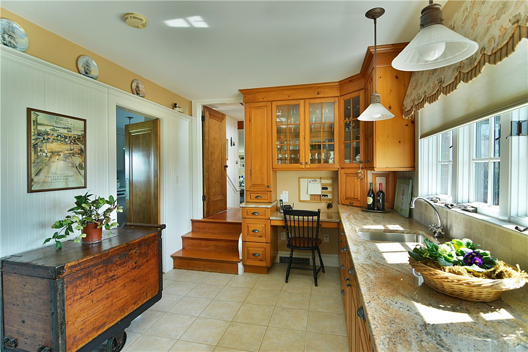 246 Colonel John Gardner Road Narragansett, RI 02882 - Photo 21 of 39