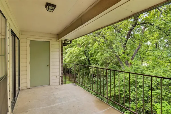 $219,000 | 2505 Wedglea Drive, Unit 238, Dallas, TX 75211