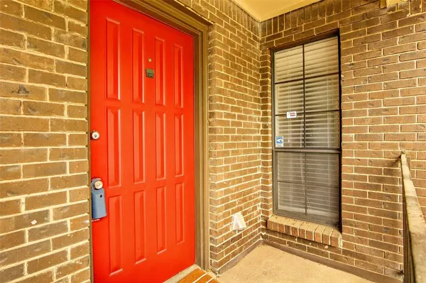 $219,000 | 2505 Wedglea Drive, Unit 238, Dallas, TX 75211