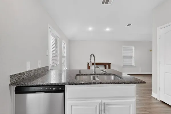 $1,650 | 1412 Waverley Drive, Greenville, TX 75402