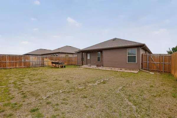 $1,650 | 1412 Waverley Drive, Greenville, TX 75402