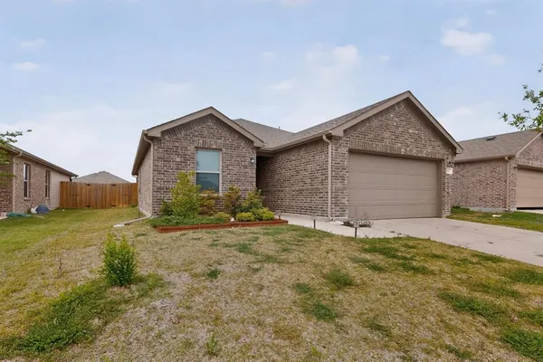 $1,650 | 1412 Waverley Drive, Greenville, TX 75402