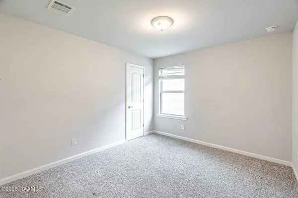 $2,000 | 206 Chestnut Oak Drive, Lafayette, LA 70507