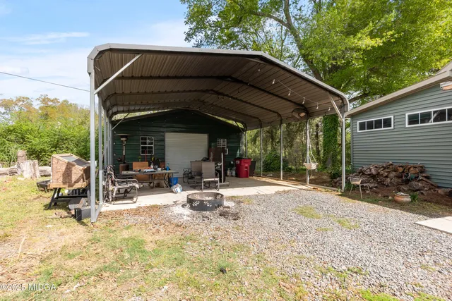 $260,000 | 179 Highway 42, Knoxville, GA 31078