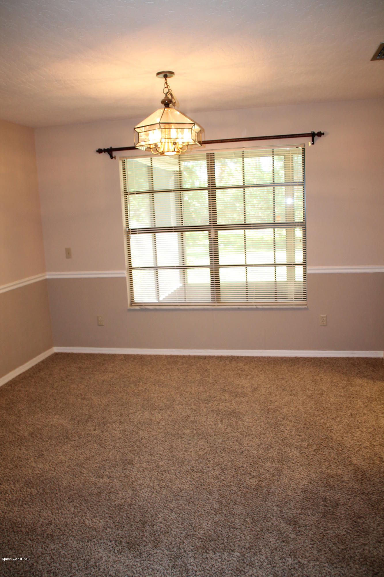 398 Hurst Road Northeast Palm Bay, FL 32907 - Photo 11 of 22 Dinning Area