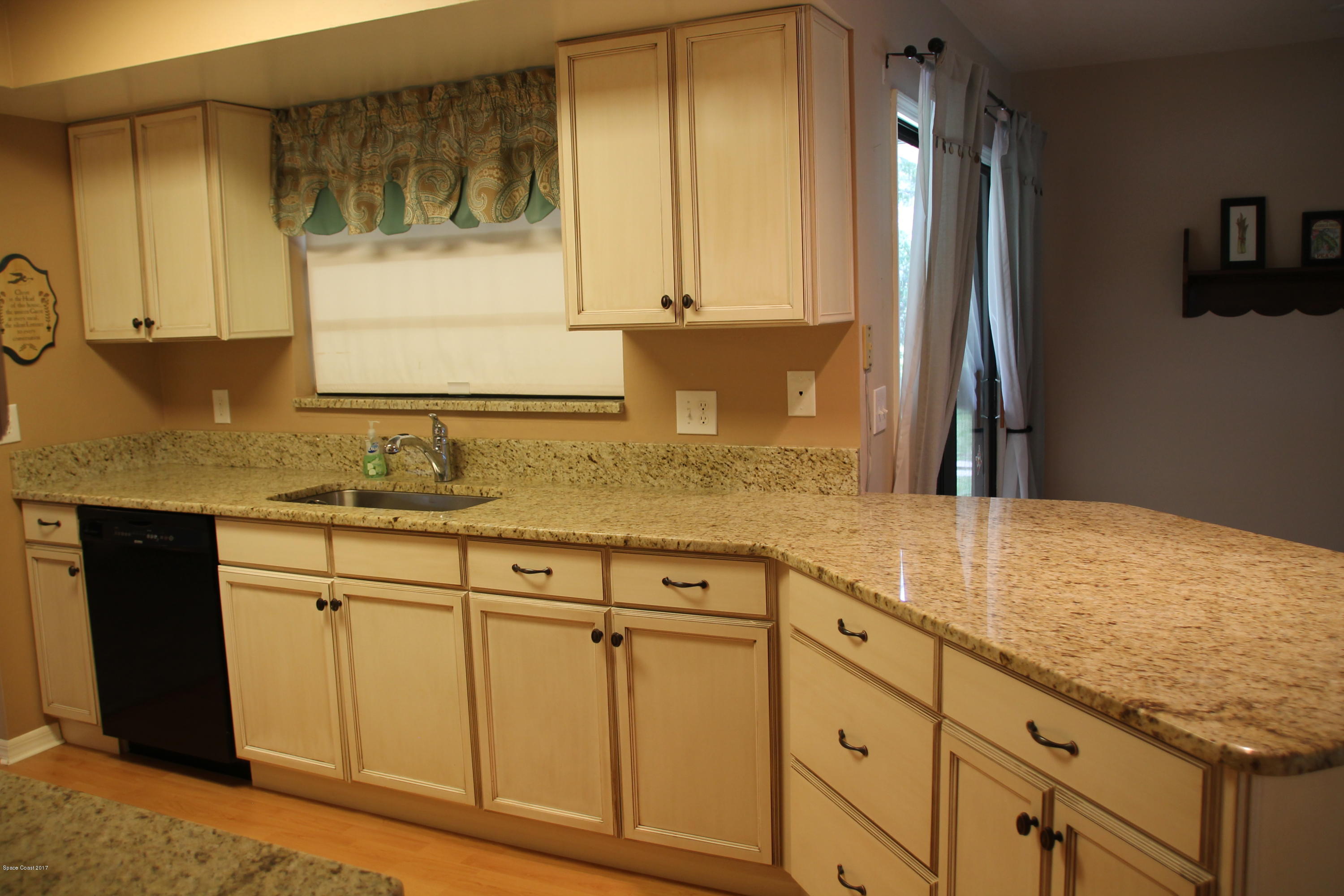 398 Hurst Road Northeast Palm Bay, FL 32907 - Photo 3 of 22 Kitchen