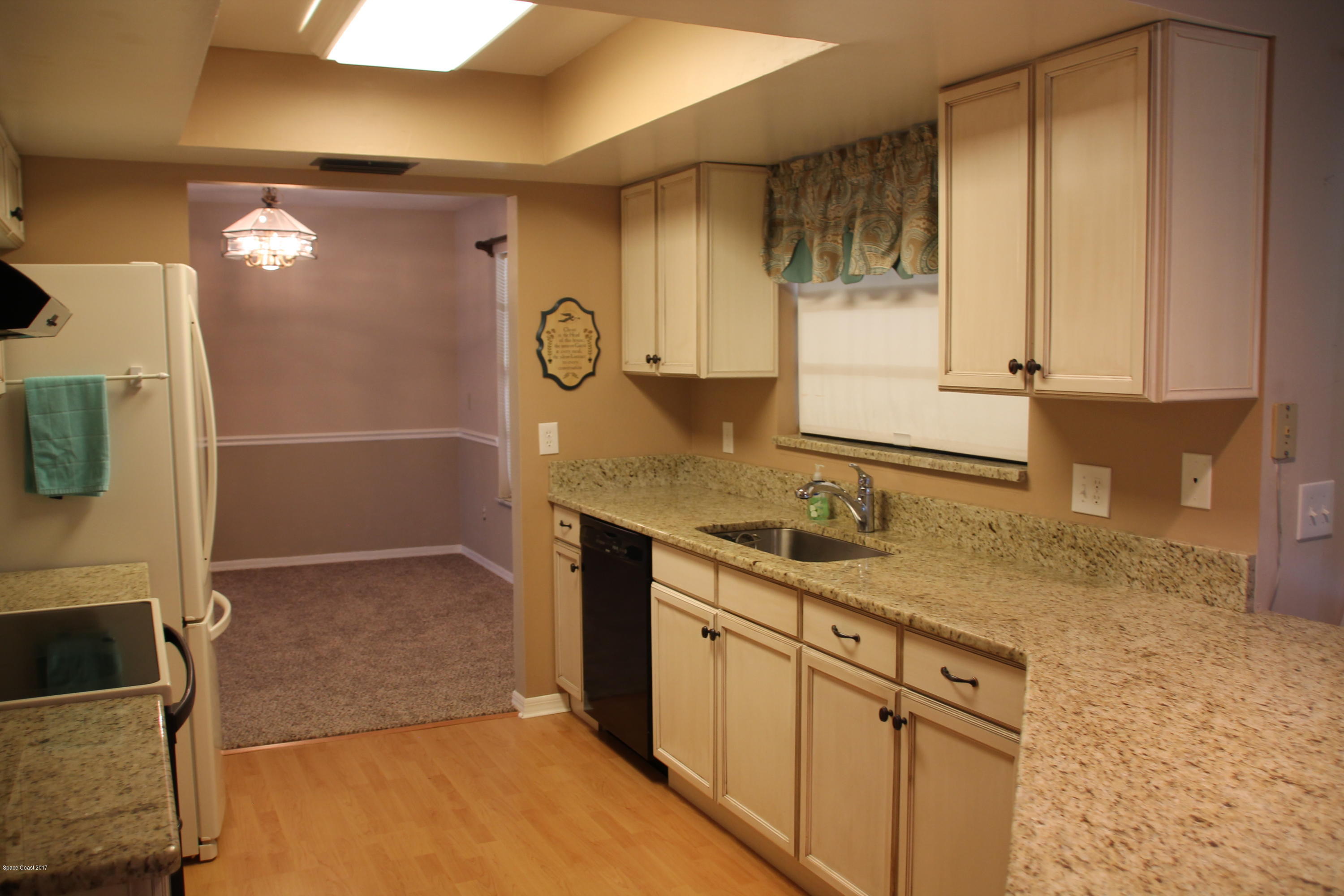 398 Hurst Road Northeast Palm Bay, FL 32907 - Photo 4 of 22 Kitchen
