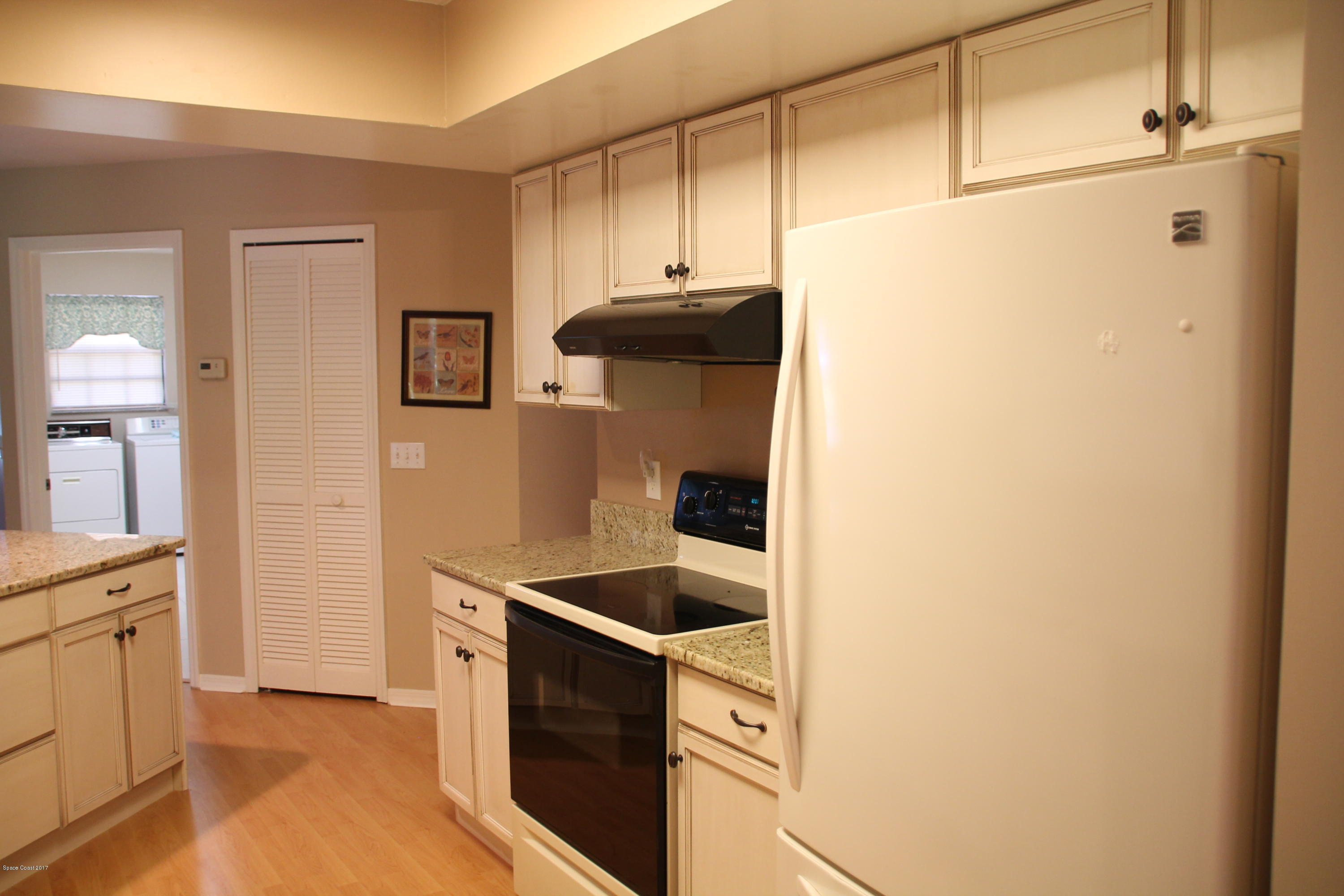 398 Hurst Road Northeast Palm Bay, FL 32907 - Photo 6 of 22 Kitchen