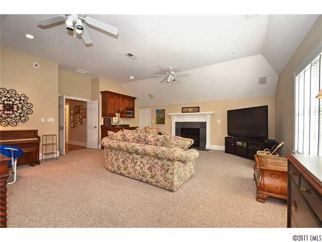 429 Hendon Row, Unit 43 Fort Mill, SC 29715 - Photo 14 of 16 Gallery Image 14