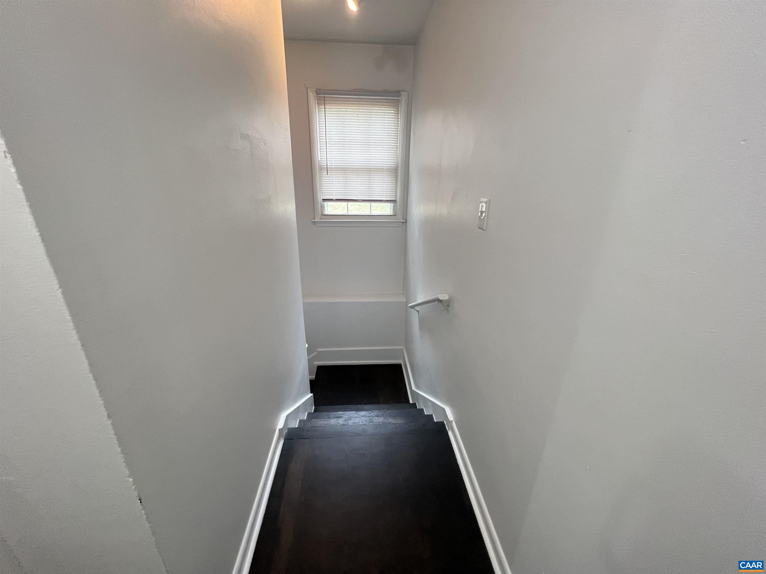 124 Middlesex Drive, Unit B Charlottesville, VA 22901 - Photo 31 of 38